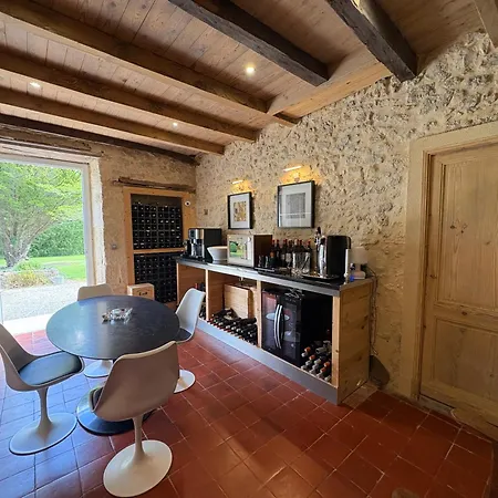 Château Au Milieu Des Vignes Villa *
